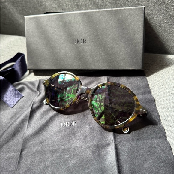 Dior Umbrage Sunglasses main image 5